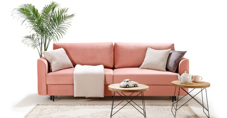 Trīs vietu dīvāns ar modernu dizainu