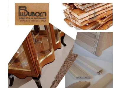 Luksusa stikla skapji, brūni vitrīnas, klasiskie itāļu mēbeles