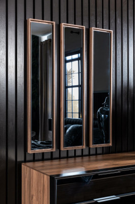 Luksusa trīskāršais spogulis ar brūnu rāmi