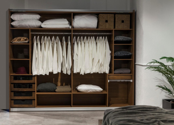 Armoire Suuri ar brūnām slīdošām durvīm 265 cm