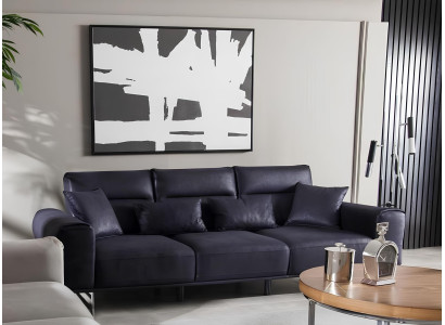 Melns dīvāns, mīksts un grezns trim cilvēkiem