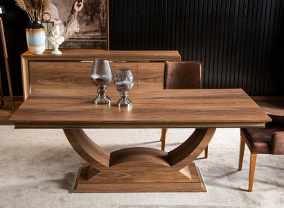 Eleganta ēdamgalda ar kājām Eleganta ēdamgalda ar kājām