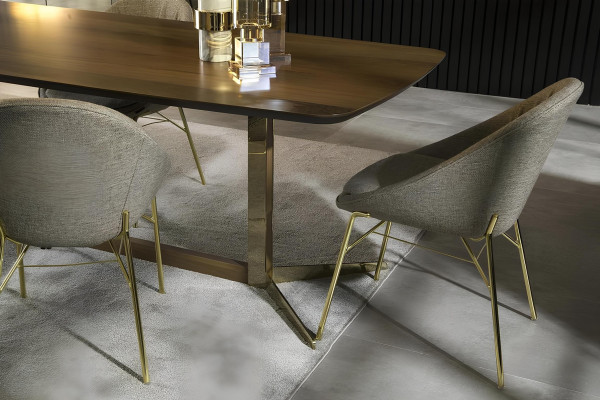 6 krēslu un galda komplekts