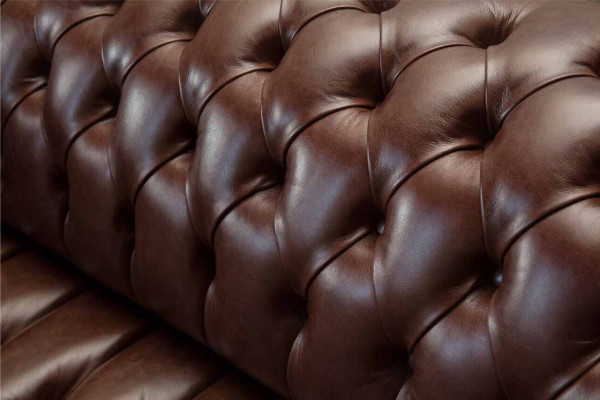 Jauns polsterēts Česterfīldas 2-vietīgs dīvāns