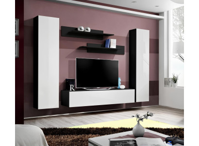 Balta moderna dizaina viesistabas siena ar TV vienību un iebūvētu skapi jauna