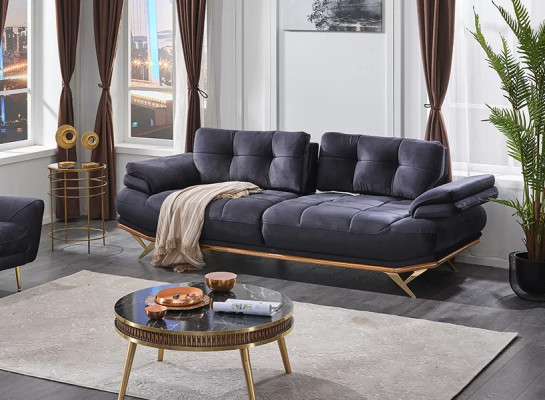 Trīs sēdvietu dīvāns viesistabai pelēkā audumā, grezni polsterēti mēbeles