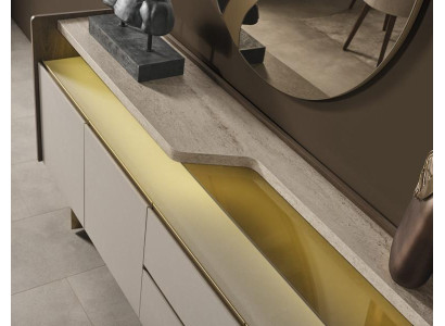 Komoda ar spoguli grupā bufete koka bēša ēdamzālē