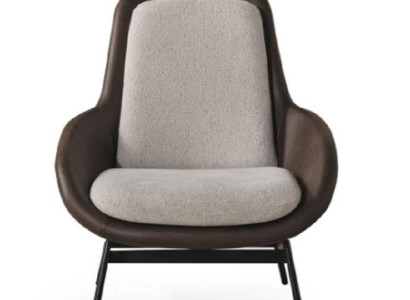 Elegants brūns vienvietīgs krēsls ar modernu dizainu Elegants brūns vienvietīgs krēsls ar modernu dizainu