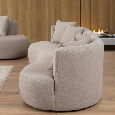 Trīs vietu dīvāns ar ainavu spilveniem 265cm