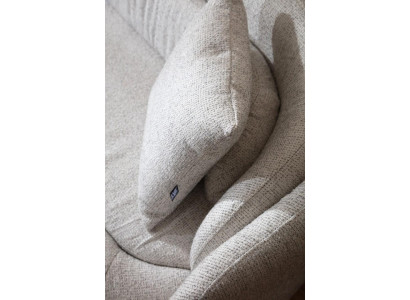 220 cm trīs sēdvietu dīvāns ar mīkstinājumu