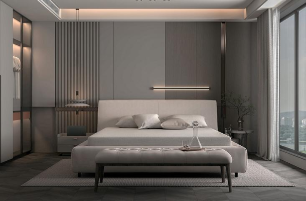 Elegants beigu gultas ar spilvenu