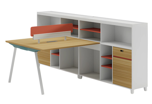 Mūsdienīgs birojs ar uzglabāšanu un oranžu plauktu