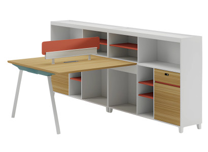 Mūsdienīgs birojs ar uzglabāšanu un oranžu plauktu