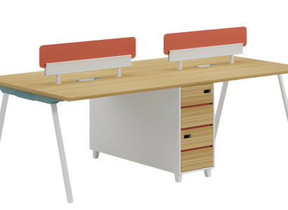 Darba galds grupā, kopīgs galds vairākiem cilvēkiem Darba galds grupā, kopīgs galds vairākiem cilvēkiem