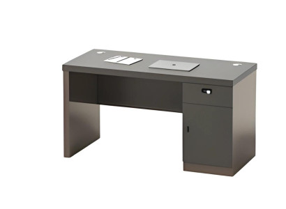 Mūsdienīgs melns birojs ar uzglabāšanu, slēdzeni un kabeļu kanāliem