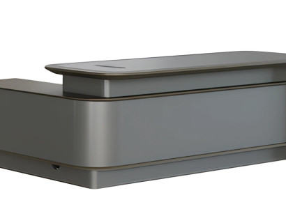 Moderns pelēks birojs ar uzglabāšanu un kabeļu pārvaldību