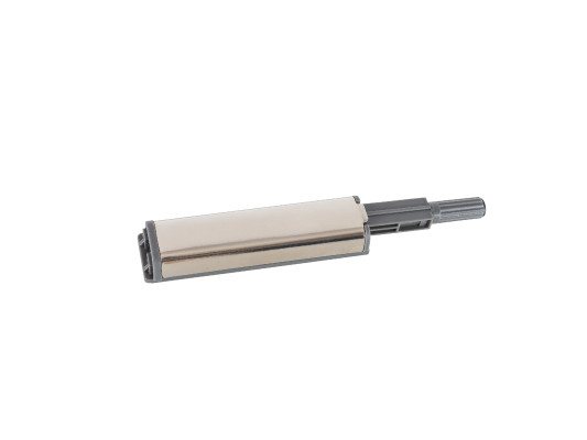 Liels virtuves galds ar plauktiem