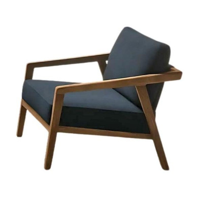 Elegants un minimālistisks krēsls. Ērts. Moderns.