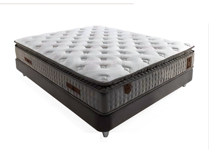 Gaišs gultas ar matraci – Elegants mēbeļu gabals guļamistabai