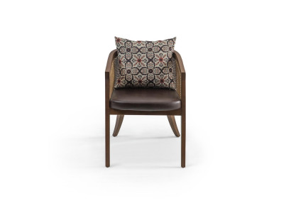 Ēdamistabas koka krēsla dizains ar rokturiem modernai mēbeļu iekārtojumam krēsli