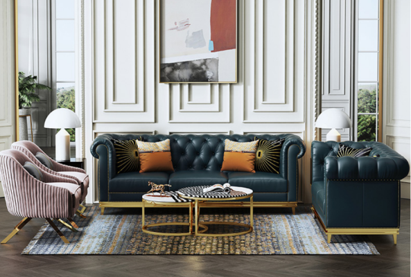 Tumši zilā Chesterfield 3+2 dīvāngarnitūra dzīvojamo telpu sofai, mēbelēm un mīklām.