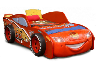 Sacīkaču automašīna gults ar matraci - bērnu gults sarkanā krāsā, kažokādas automašīna McQueen.