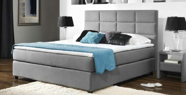 Kontinentālais "Boxspring" gultas divvietīgs ādas paplātsiņš, augsts tekstila galds.