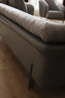 Sofas gultasgarnitūra 3+1 sējājs mīkstā mēbeļu garnitūra dīvāni krēsli luksuss 2x galdini komplekts