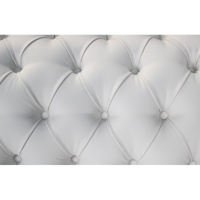 Elegants baltā Chesterfield krēsla: Klasiskā šarmas mūsdienīgajā stilā