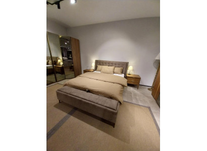 Guļamistabas luksusa divguļamais gults Džemperu dizains elegants moderns gults jauns viesnīca.