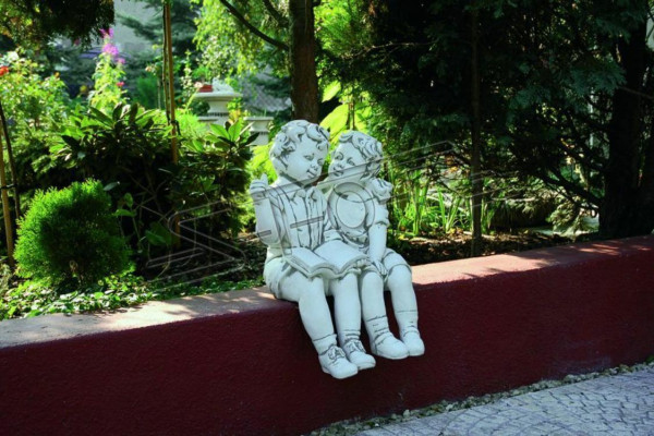 Statueta bērni solā Statuetes figūra skulptūra skulptūras