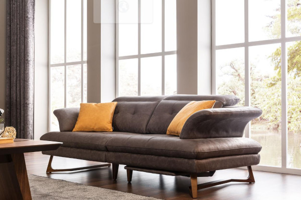 Sofas komplekts ar 3 vienvietīgajiem dīvāniem, moderns pelēks krēsls.