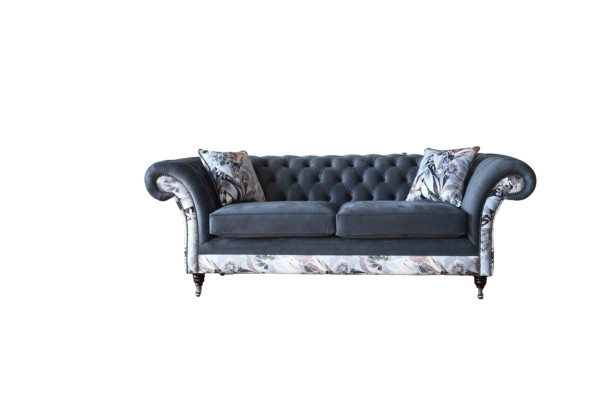 Pamanāma Chesterfield dizaina trīsvietīga sofa ar delikātu pelēku ziedu dekoru