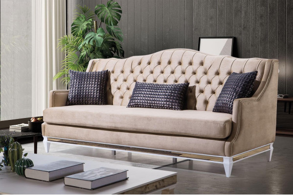 Beiger Chesterfield trīsvietīgā Luxus tekstila sofa, dizainera auduma čīkstuče.