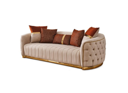 Beisā tekstila trīsvietīgais modernais dizaineru luksusa dīvāns "Chesterfield" beisā.