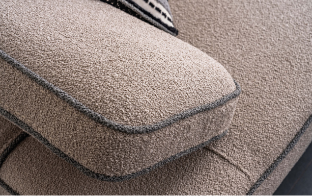 Stilīga beige krēslaistaba Trejos sēdvietu dizainera mīkstajām mājsēdvietām