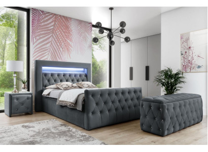 Chesterfield Pelēks guļamistabas komplekts ar LED polstera gultu un koka nakts plauktiem.