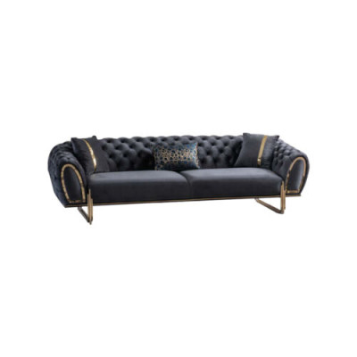 Melns mīksts dīvāns dizaina Chesterfield dzīvojamajai istabai.