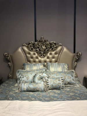 Gultas dizains divguļamais gultas gultas luksusa klasiskā baroka Chesterfield 184x214 cm jauna