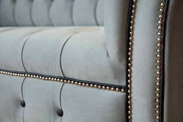 Chesterfield dīvānkopplī Luxus dizaina dīvānkopplikā esžus.