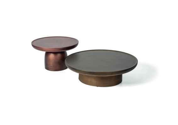 Iestatiet 2x tērauda galdiņu bijušo dizainera dzīvojamajai istabai 2 gabali.