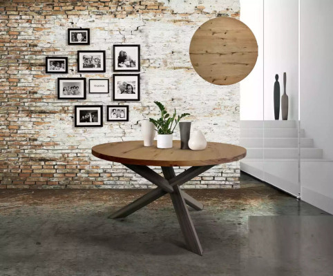 Ēdamistabas apaļš koka ēdamgalds modernā brūnā stilā ar diametru 140 cm.