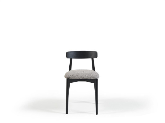 Moderns koka krēsla luksusa pārklājuma dizains, jaunas mēbeles ar jauniem pārklājumiem.