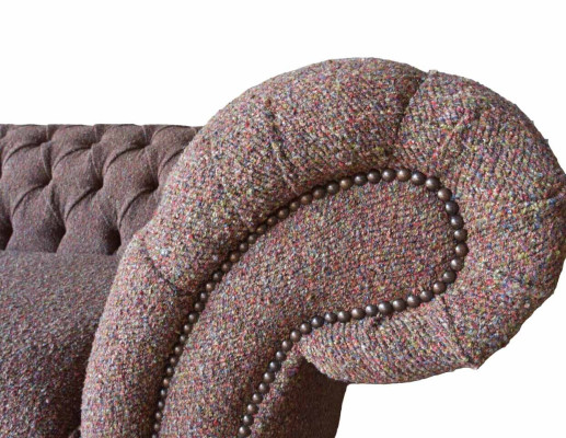 Lielais Chesterfield angļu klasiskais stils dīvāns gulta ar 3 sēdvietās, polsterēts, 230 cm plats.