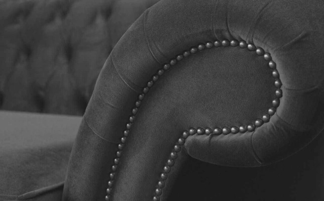 Dizaina Chesterfield dīvāns 3 sēdvietas pelēks dīvāns mīksto mēbelu-istabā.