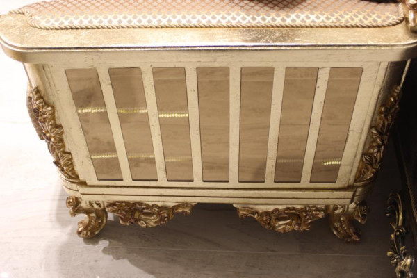 Sofa komplektā 3311 galds no auduma un koka materiāla, iekļaujot dīvānu, krēslu un dīvāna komplektu.