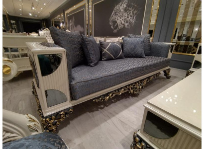 Luksusa 3-vietīga dīvāns Elegantā mājokļa dīvāns Elegants dzīvojamais izkārtojums mājās Art Deco dīvāns Jauns