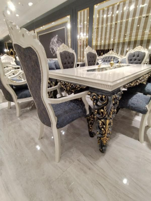 Luksusa dizaina 4 krēsli ar izsmalcinātu samta pārklājumu eleganta dizaina krēsli Jauni.