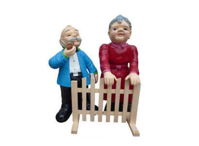 Pensionārs Deko figura Statuja Skulptūra 80 cm Figūras Statujas Skulptūras Vecmāmiņa Vectētiņš P41