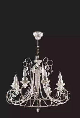 Karūnveida gaismeklis dzīvojamā istabā, lampa, griestu lampa, jauna, eleganta, luksusa mājā.